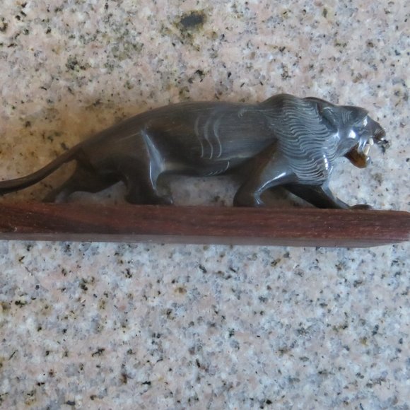 *Vintage* Carved Buffalo Horn PANTHER on Wood Base (F40) - Picture 3 of 9